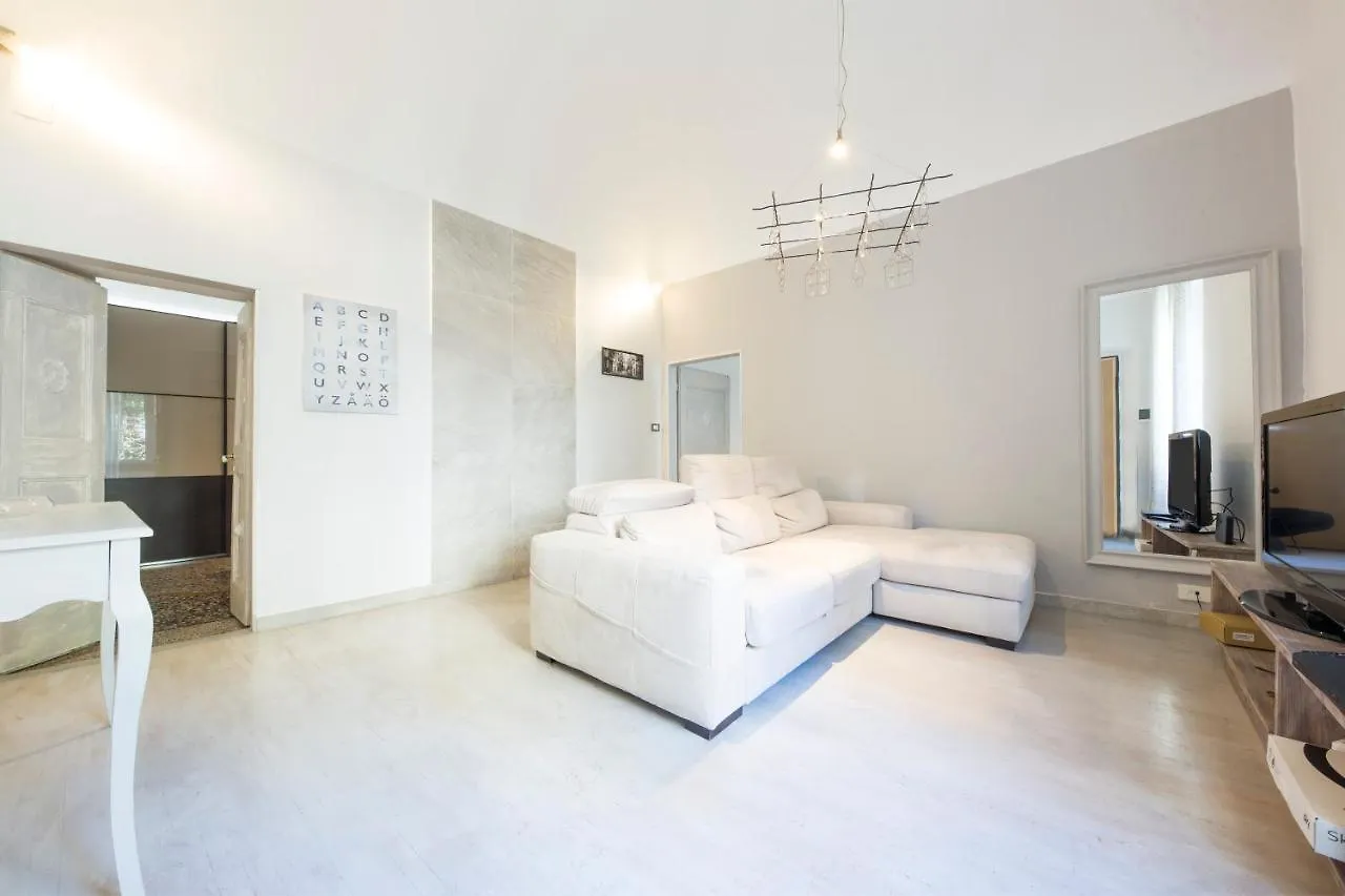 Apartment Leo'S House By Holidayhome24 Genoa